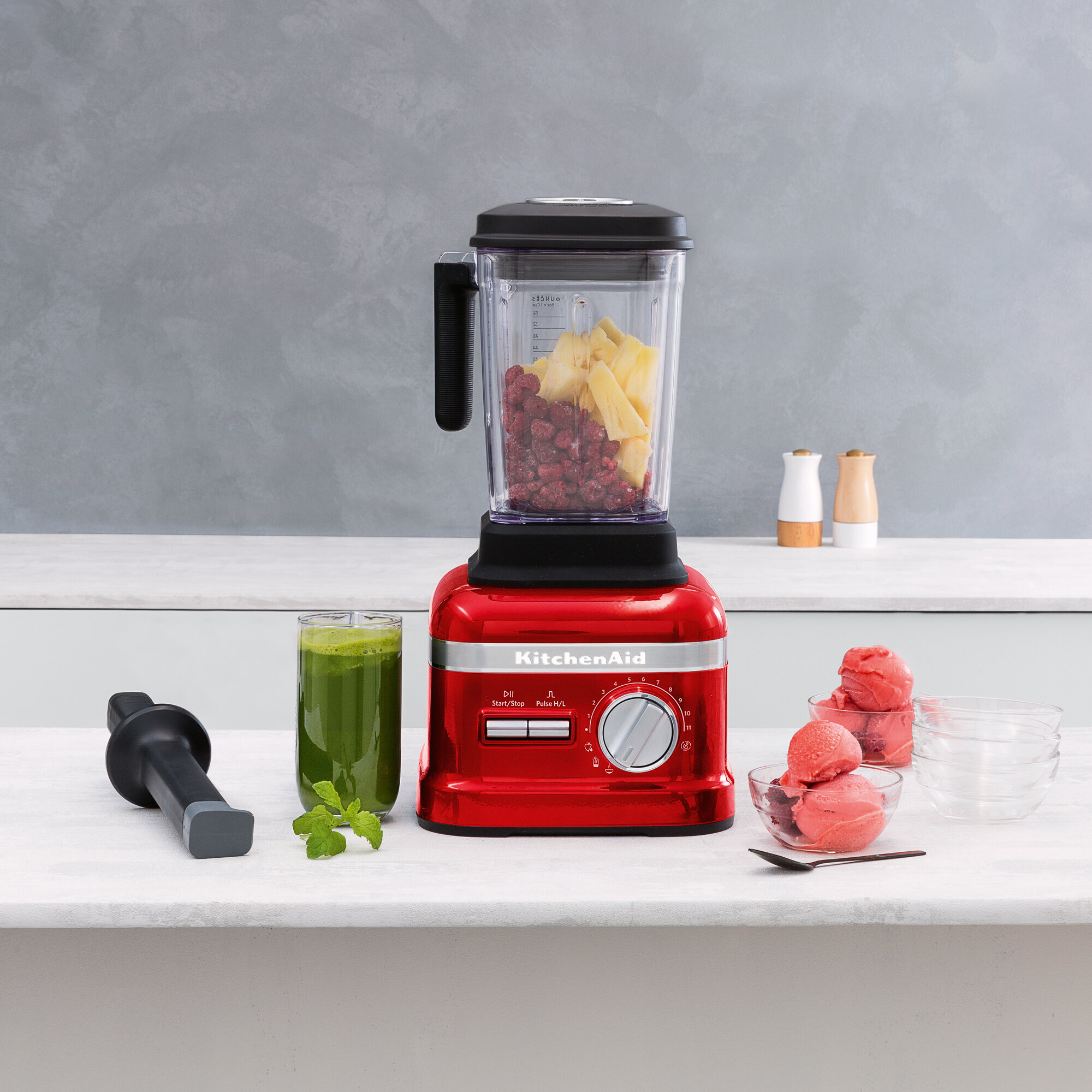 Pro Line® Series Blender with Thermal Control Jar Candy Apple Red