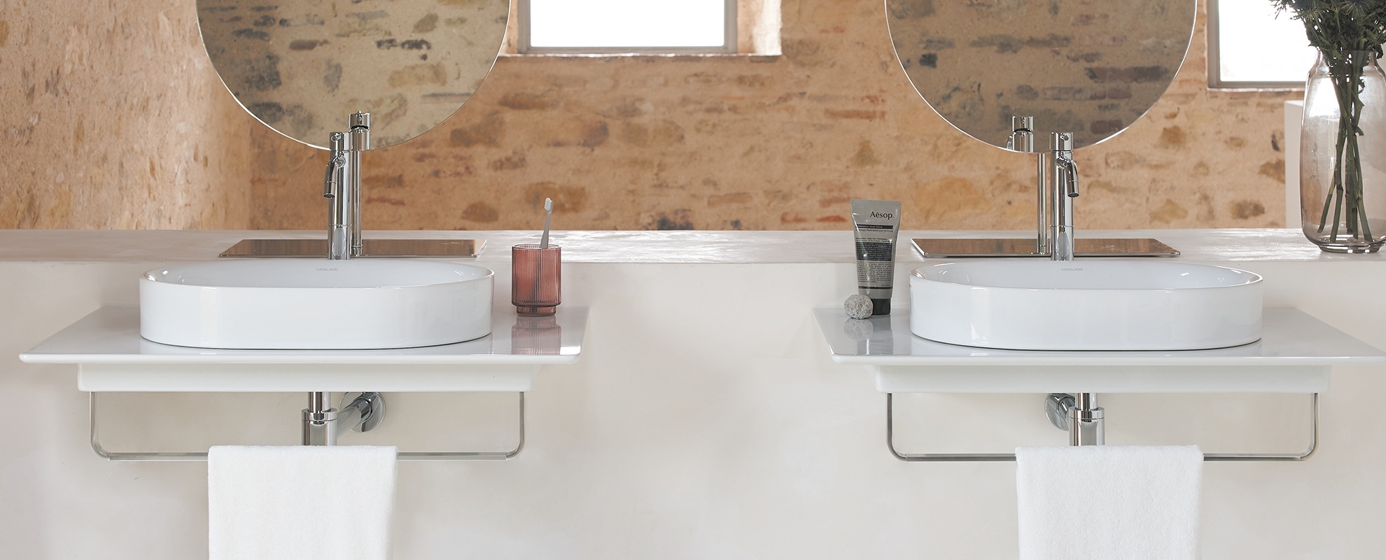 Immaculate tops to embellish your vanity