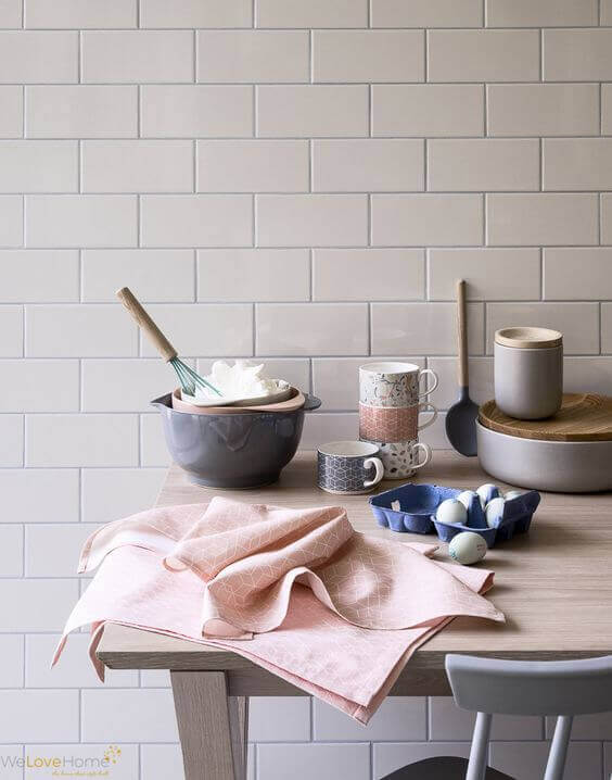 Colour of the year 8